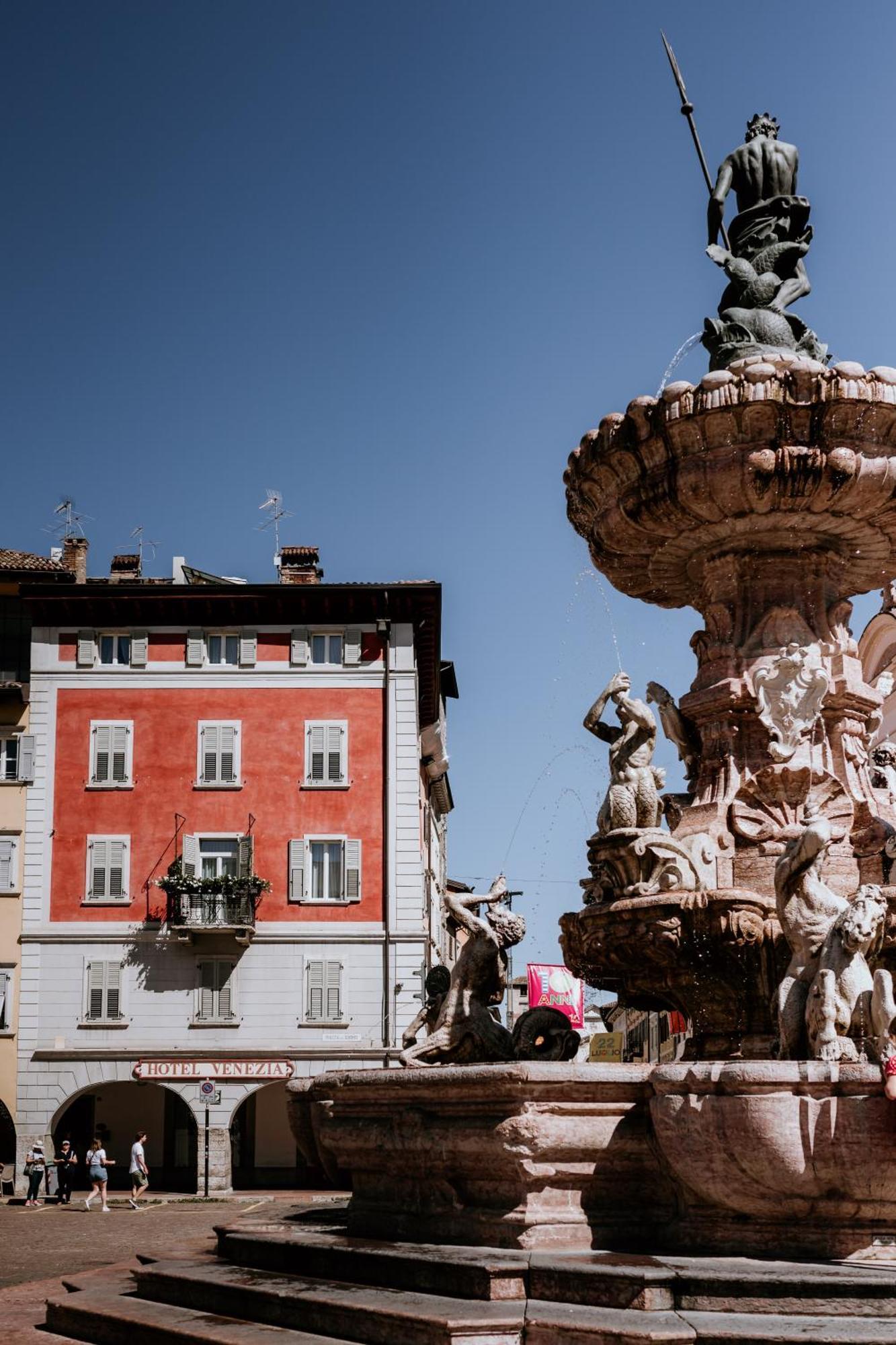 Hotel Venezia Trento Luaran gambar