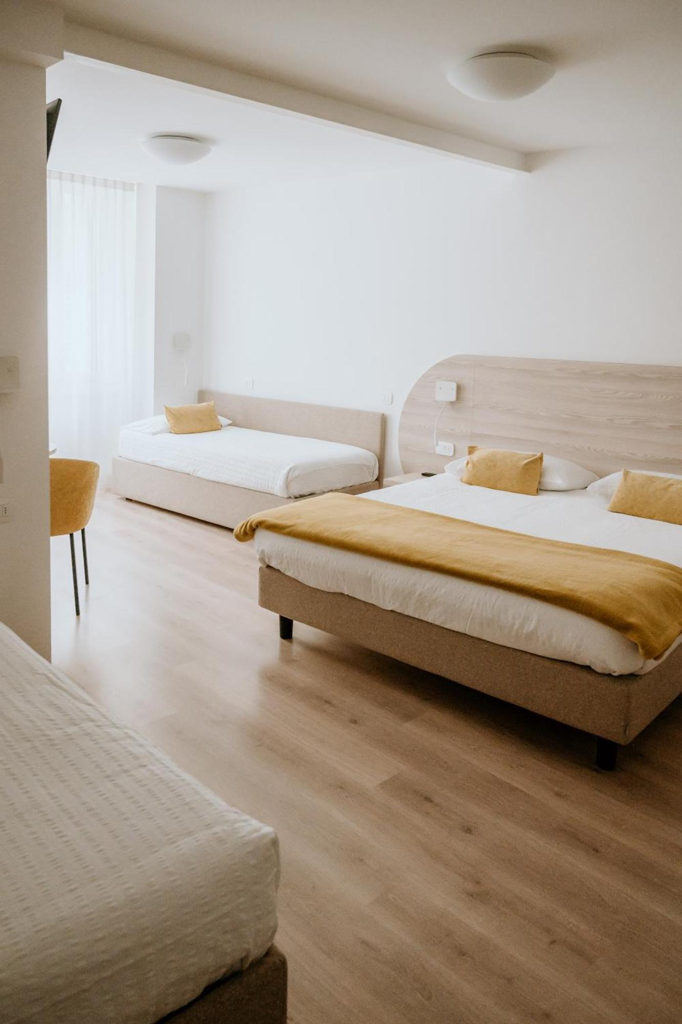 Hotel Venezia Trento Luaran gambar
