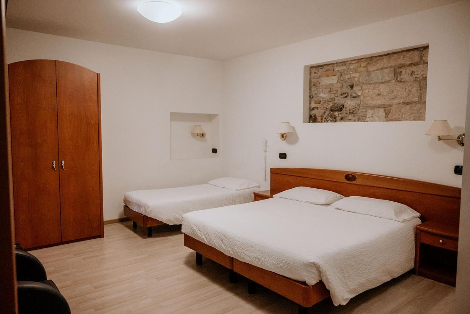 Hotel Venezia Trento Luaran gambar